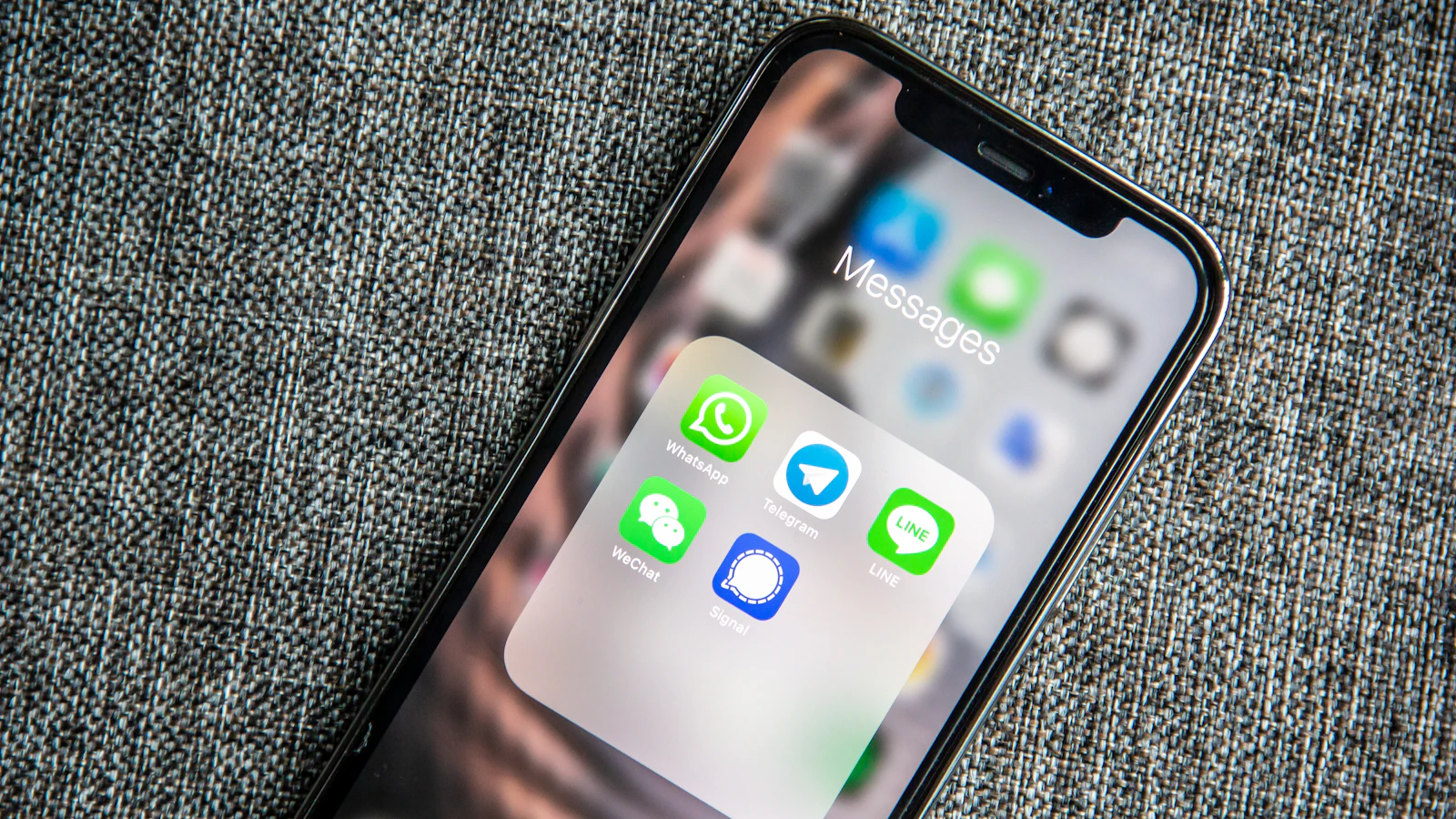 WhatsApp mesajlarını sipariş panelinde yöneten satış temsilcisi